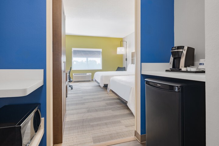 Room 15 of 60