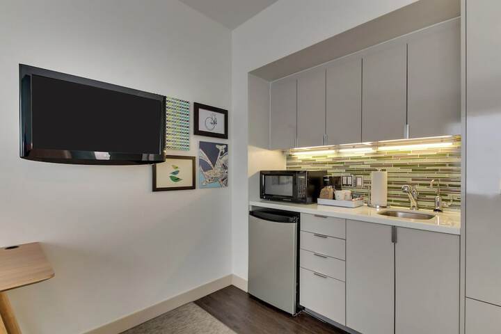 Room 18 of 49