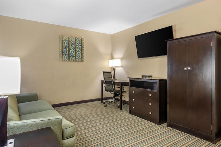 Best Western Long Beach Inn