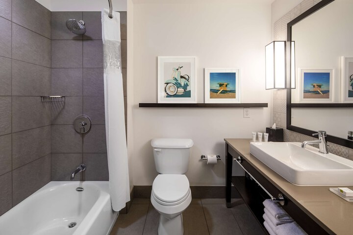 Room 40 of 71