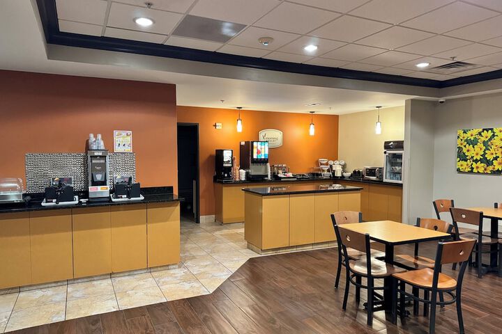 MainStay Suites Madison - Monona