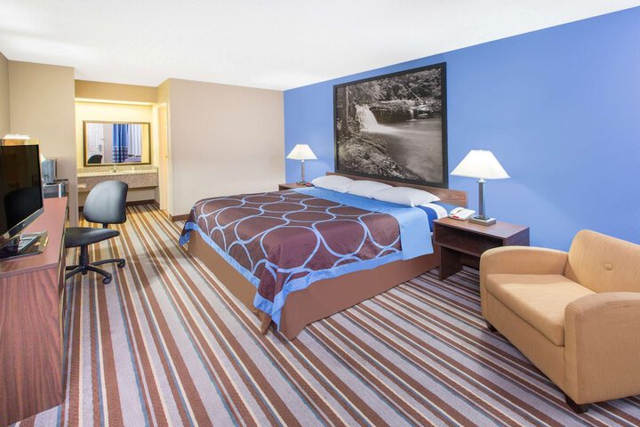 Room 11 of 21