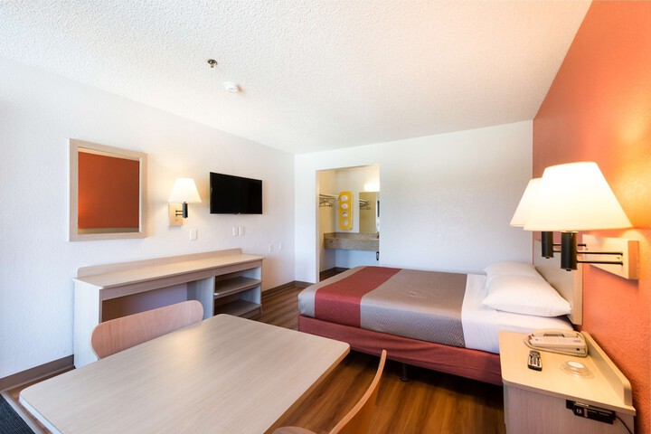 Room 29 of 33