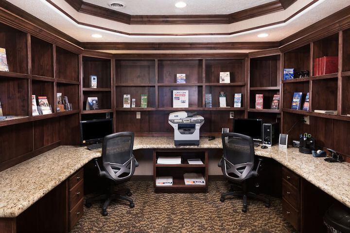 Business Center 51 of 72