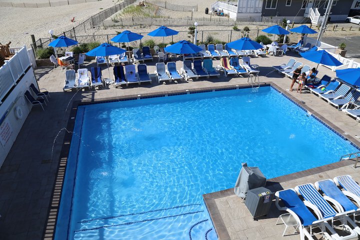 Pool 10 of 90