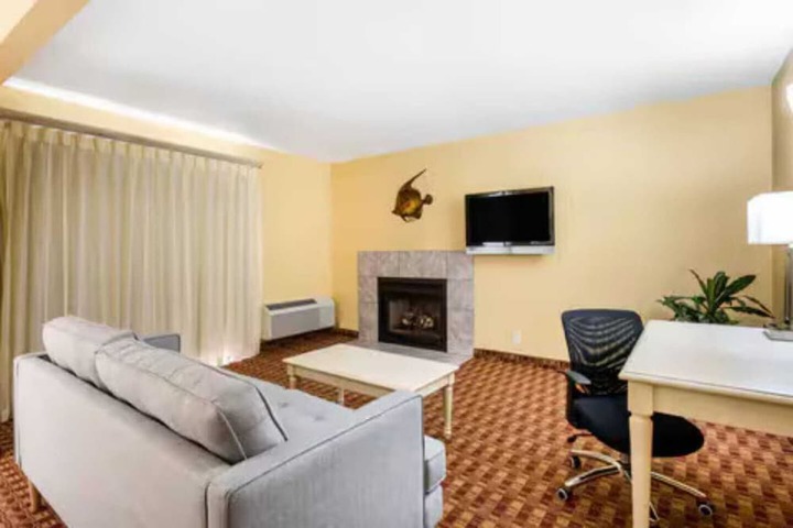 Quality Inn & Suites Capitola by the Sea