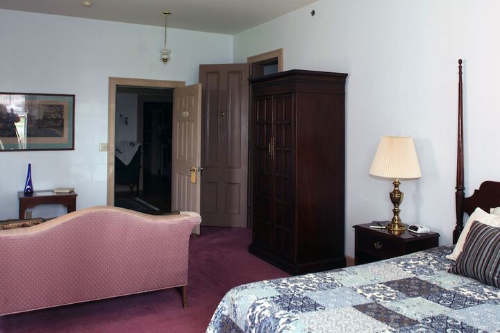Room 47 of 68