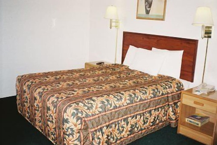 Room 14 of 34