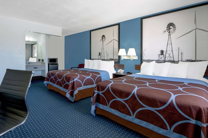 Room 20 of 28