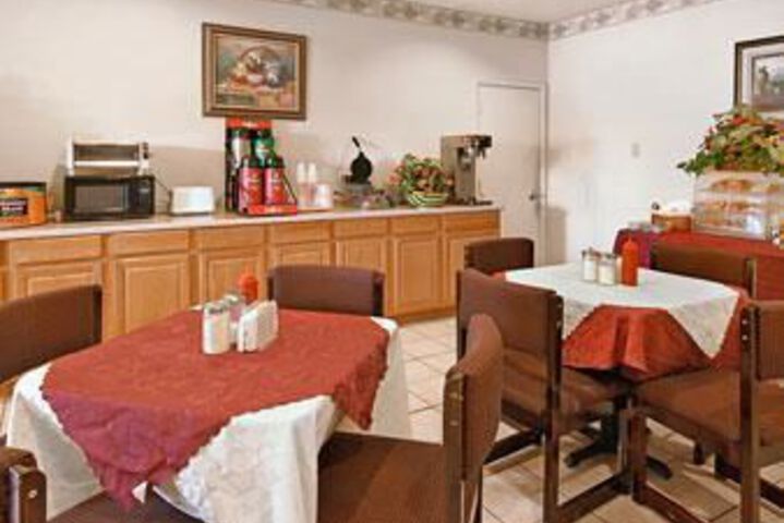 KNIGHTS INN HENDERSON