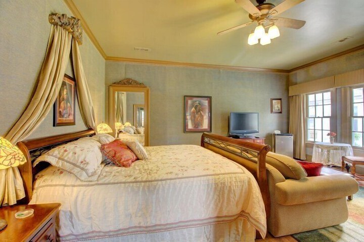 Room 49 of 107