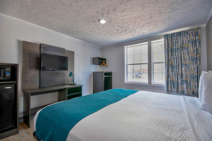 Room 9 of 41
