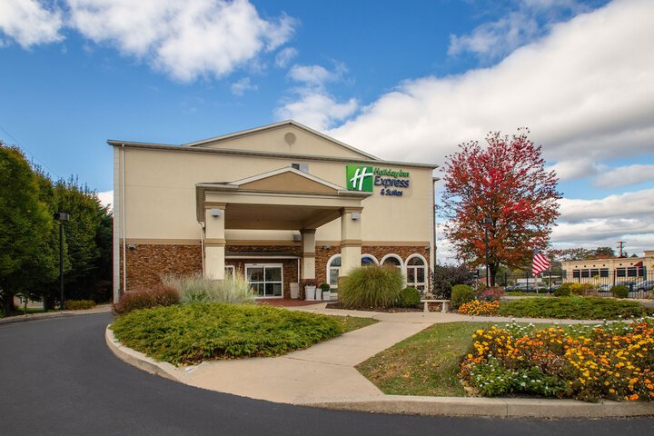 Holiday Inn Express & Suites Allentown West by IHG
