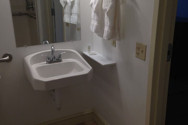 Room 73 of 98