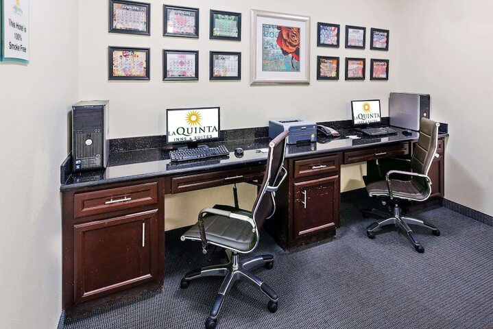 Business Center 31 of 32