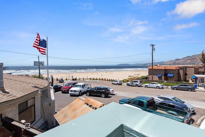 Beach House Inn & Suites
