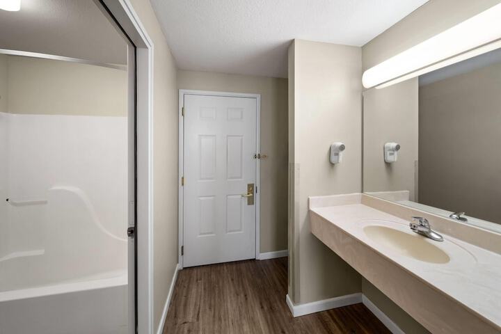 Days Inn by Wyndham Mountain Home
