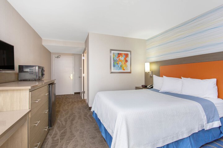 Room 15 of 26