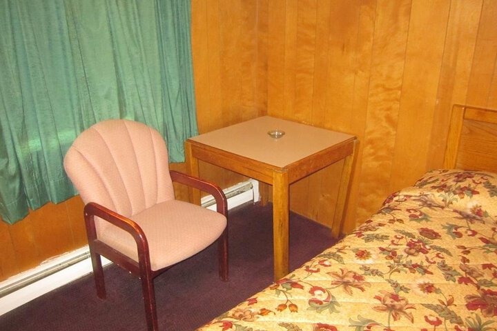 PASSPORT INN UTICA