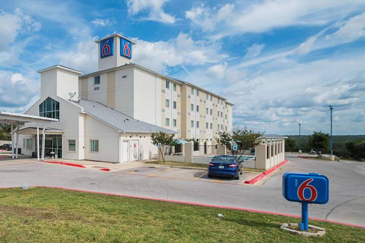 Motel 6 Marble Falls TX