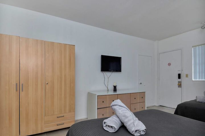 Room 34 of 48