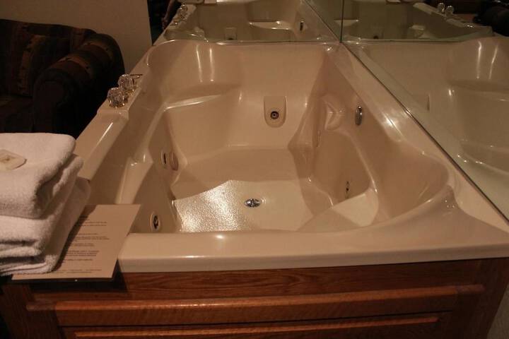 Hot Tub 51 of 54