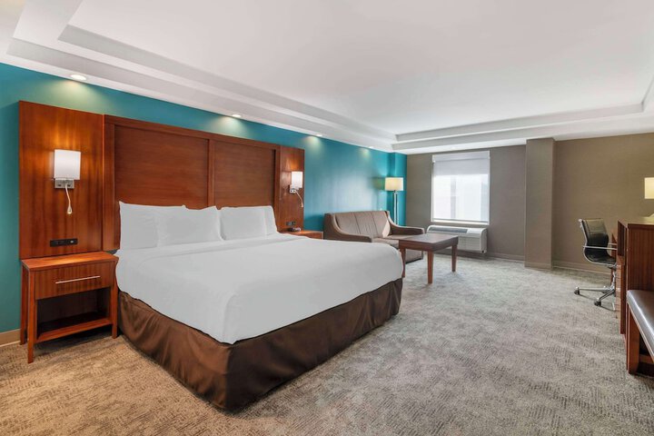 Room 16 of 26