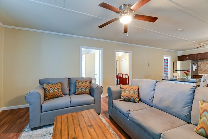 Riverfront Edenton Condo w / Porch & Boat Ramp!