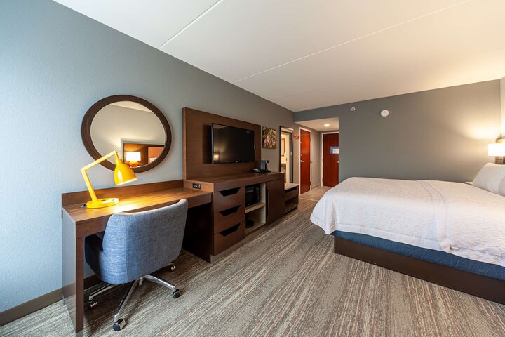Room 30 of 65