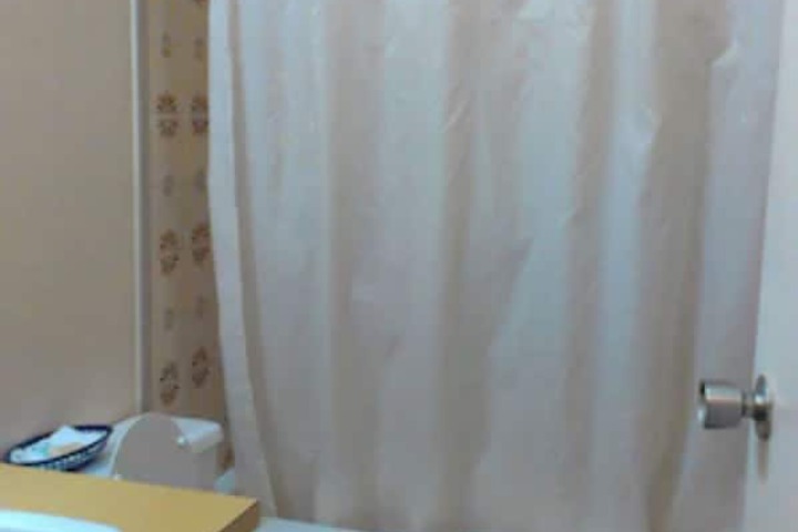 Room 16 of 64