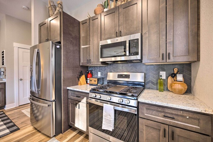 Woodland Park Escape: Licensed Hot Tub, Mtn Views