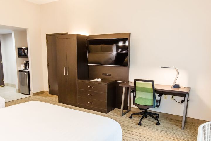 Room 16 of 45