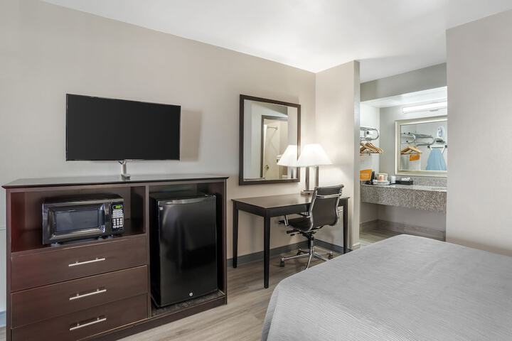 Room 40 of 49