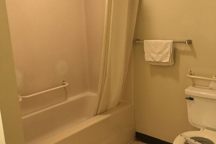 Room 26 of 34