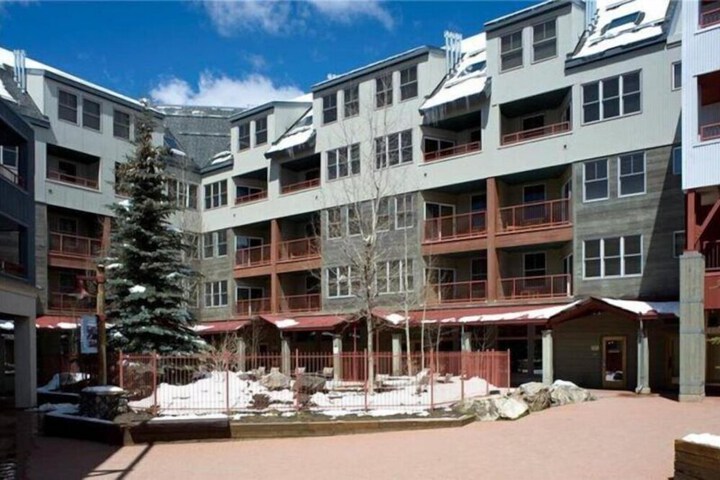 1 Bedroom Mountain Condo in River Run Village with Beautiful Mountain Views and Walking Distance to Ski