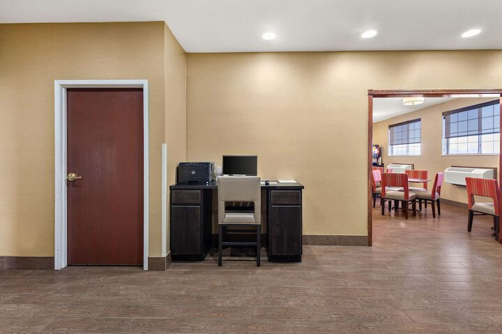 Business Center 77 of 77