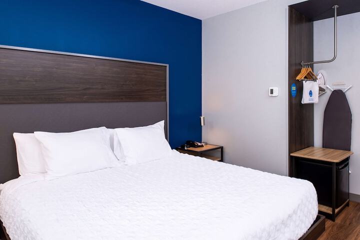 Room 14 of 37