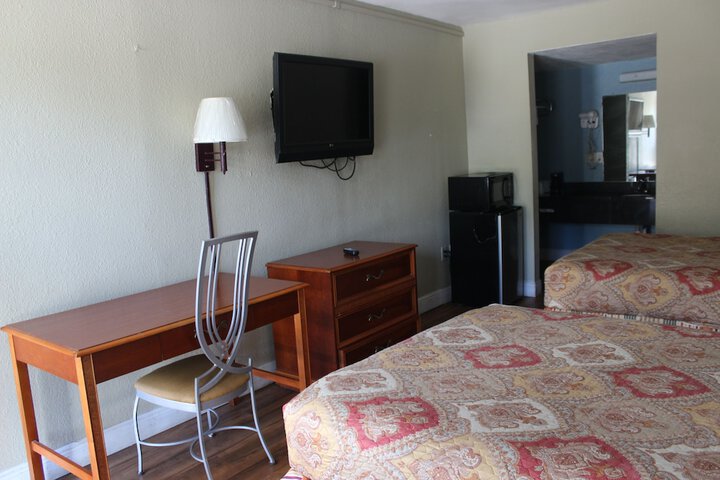 Room 18 of 34