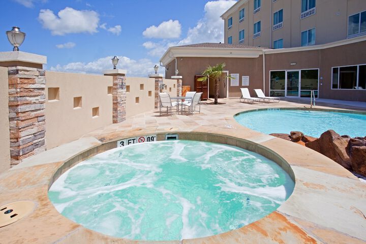 Holiday Inn Express Hotel & Suites - Houston Space Center by IHG