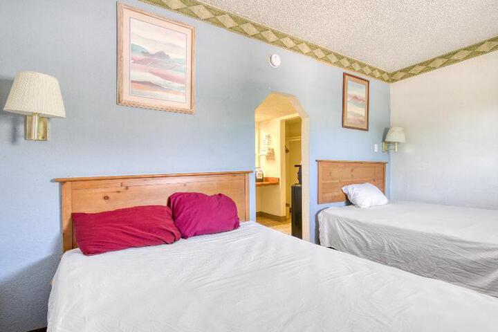 OYO HOTEL GLOBE MIAMI AZ - HIGHWAY 60