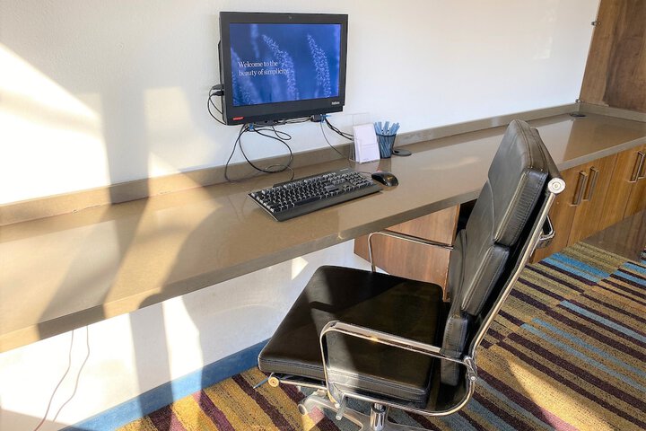 Business Center 32 of 32