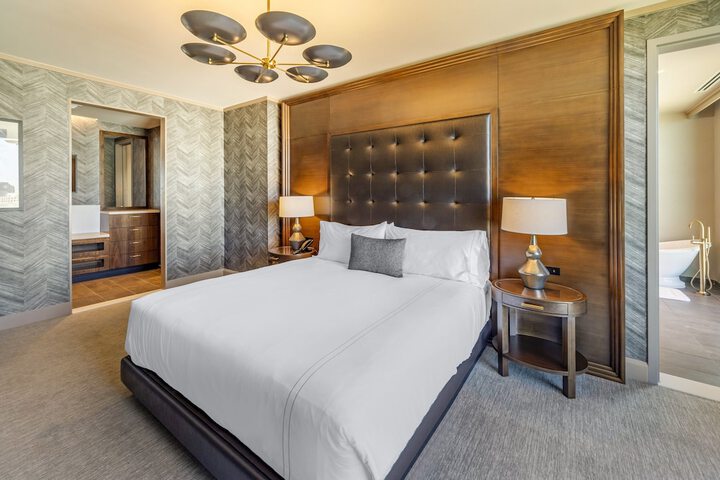 Room 12 of 70