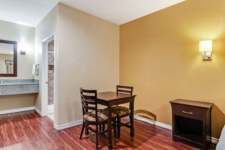 Room 14 of 30