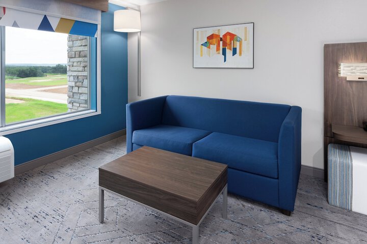 Holiday Inn Express & Suites Reedsburg - Dells Area by IHG