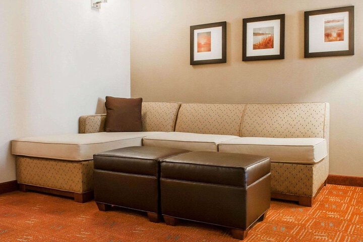 Comfort Suites Farmington
