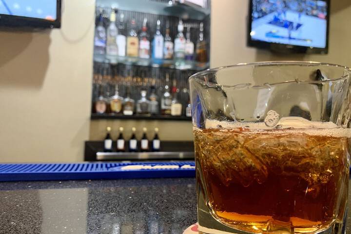 Lounge 56 of 61