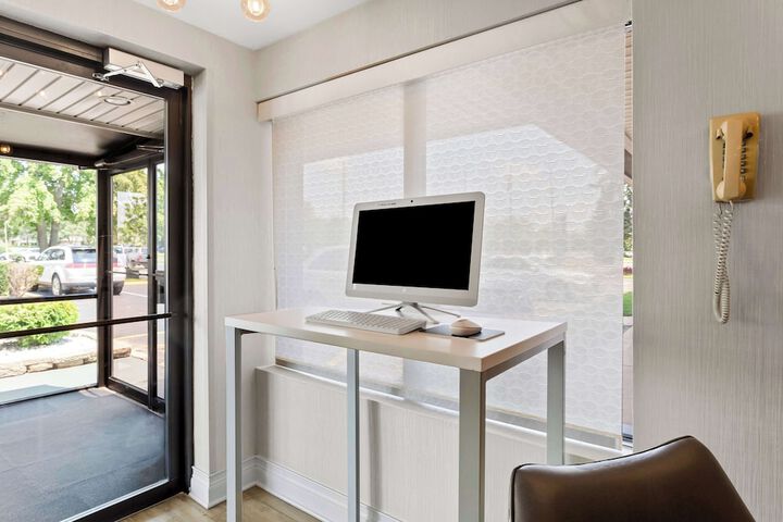 Business Center 36 of 36