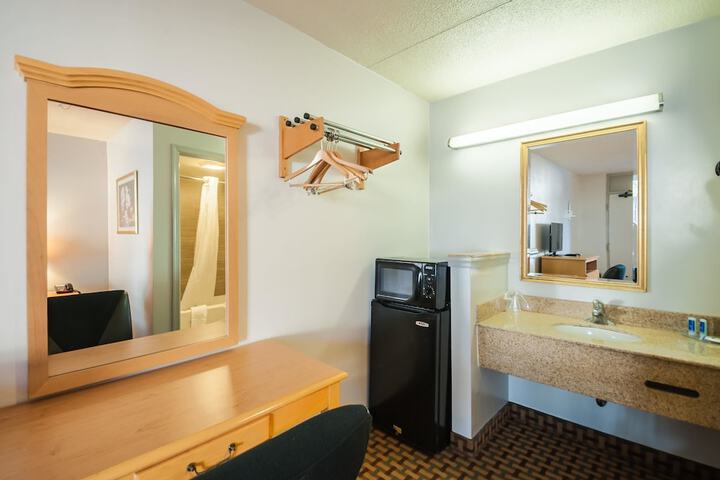 Room 17 of 23