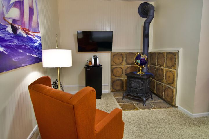 Room 30 of 153