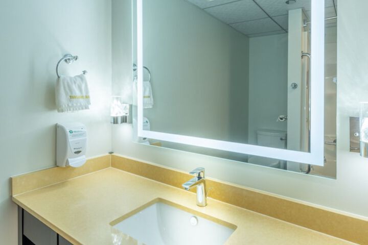 Room 14 of 65